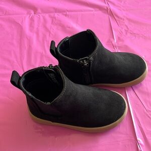 Gap toddler high top sneaker boots size 6